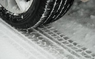 OFICIAL: Amendă de minim 2500 de lei dacă nu ai pneuri de iarnă între 1 noiembrie şi 1 martie!