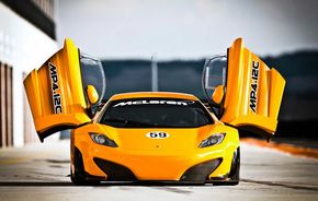 Imagini noi cu McLaren MP4-12C GT3