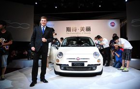 Fiat lansează o ediţie specială a lui 500 pentru a marca debutul în China