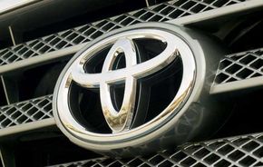 Modelele Toyota vor vira singure pentru a micşora impactul în cazul unei coliziuni inevitabile