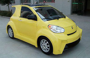 Chinezii recidivează: un mini model electric copiază Toyota iQ