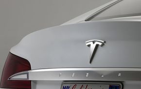 SUV-ul cu şapte locuri de la Tesla, Model X, va debuta în 2013