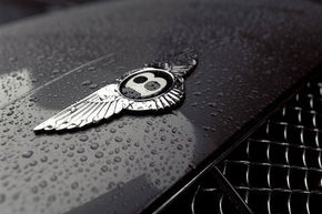 Bentley va lansa un SUV de lux pe platforma lui Cayenne