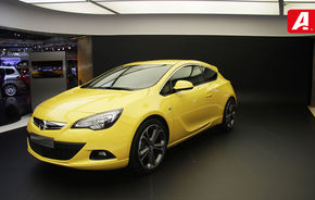 FRANKFURT 2011 LIVE: Astra GTC a electrizat standul Opel