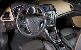 Test drive Opel Astra Sports Tourer (2010-2012) - Poza 25