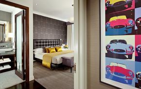 O noapte în apartamentul Jaguar din Londra costă 5900 de euro