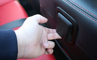 Test drive Chevrolet Camaro Convertible (2011-2013) - Poza 34