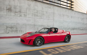 Tesla a prezentat ultima versiune a roadsterului electric