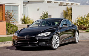 Tesla Model S debutează în vara lui 2012 în SUA