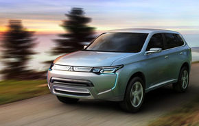 Mitsubishi va lansa modelul Outlander plug-in hybrid în 2013