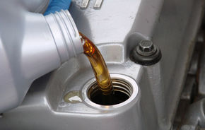 STUDIU: Schimbarea uleiului la 5.000 kilometri este risipă