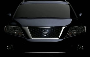 Nissan Pathfinder - două imagini noi cu faţa şi spatele conceptului