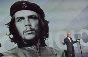 Gafă Mercedes: germanii au pus sigla mărcii pe bereta lui Che Guevara în prezentarea de la CES 2012