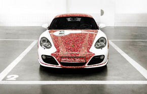 Porsche a creat un Cayman unic pentru cei 2 milioane de fani de pe Facebook