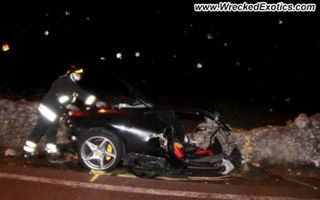 Ferrari 458 Italia, rupt în două în urma unui accident fatal