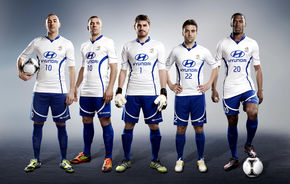 Cinci mari fotbalişti europeni promovează Hyundai la Euro 2012