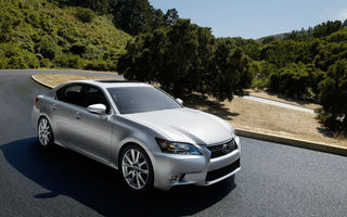 Lexus pregăteşte o versiune coupe a lui GS