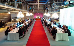 Rolls-Royce a chemat cei mai fideli 100 de clienţi ai mărcii la o cină inedită în uzina proprie