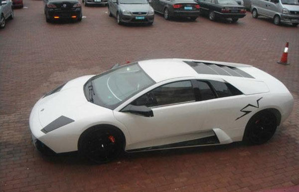 Chinezii Vand Replici Ale Modelelor Lamborghini Cu 52 000 De Euro