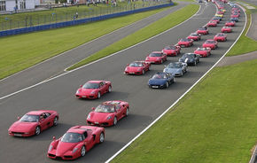 Ferrari vrea să strângă 1000 de maşini pentru un nou record mondial
