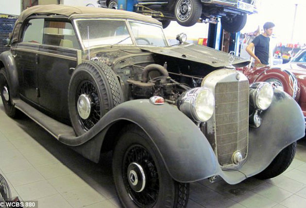 Un colecţionar a cumpărat un Mercedes 320 Cabriolet deţinut de nazişti cu 180.000 de dolari - Poza 1