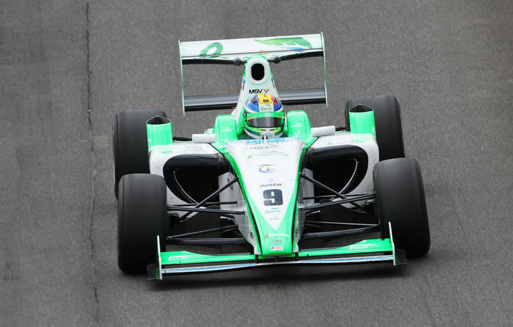 Mihai Marinescu a câştigat cursa de Formula 2 de la Brands Hatch! - Poza 1