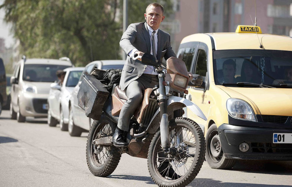 Honda furnizează motocicletele pentru viitoarea serie James Bond Skyfall - Poza 1