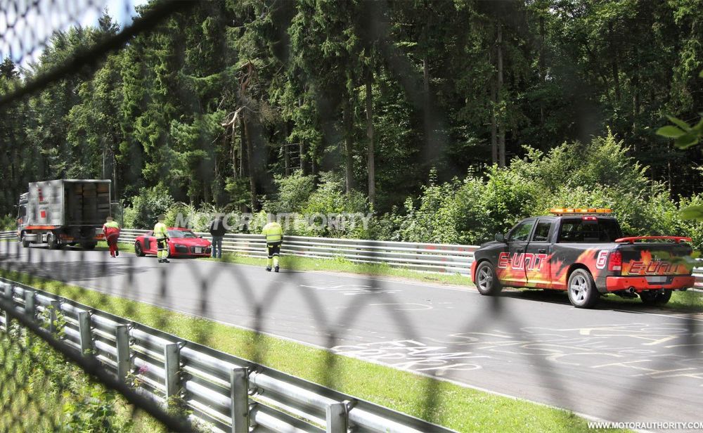 Audi R8 e-Tron a făcut accident pe Nurburgring - Poza 6