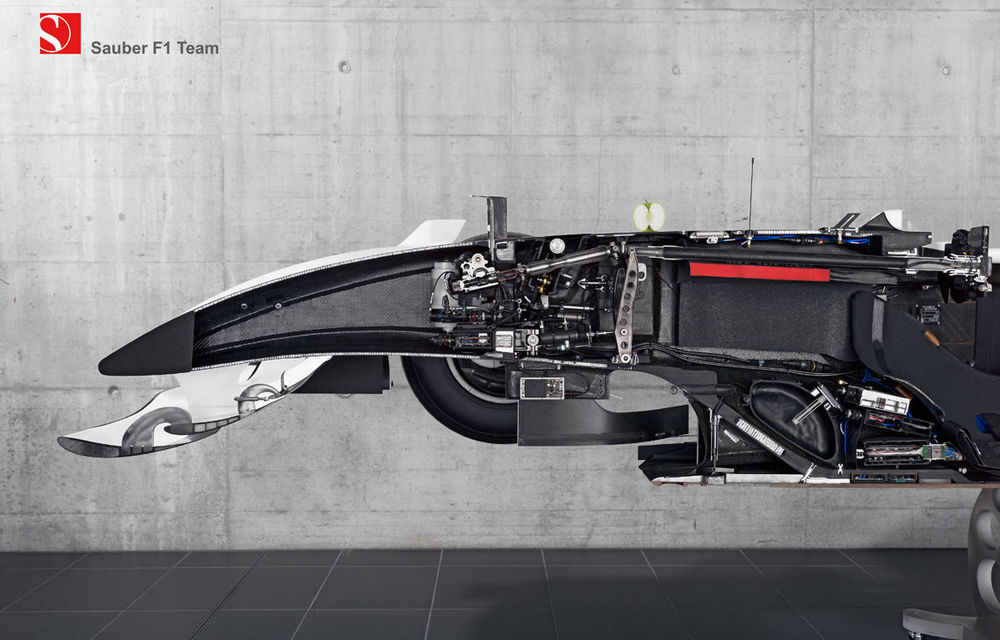 GALERIE FOTO: Cum arată un monopost de Formula 1 în interior - Poza 9