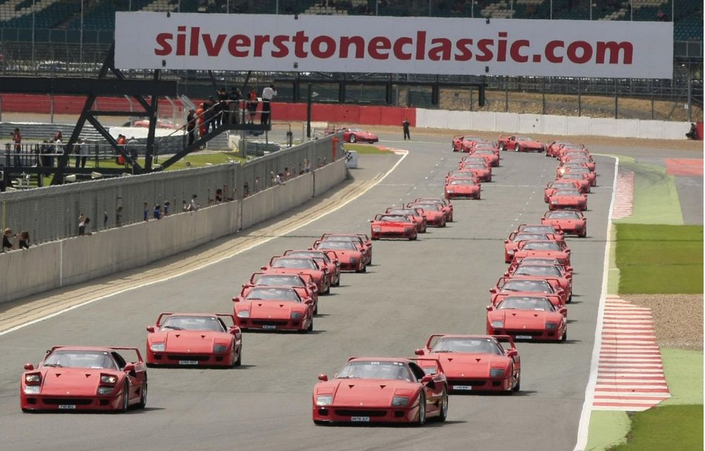 Întrunire de record la Silverstone - 60 de Ferrari F40 în acelaşi loc - Poza 2