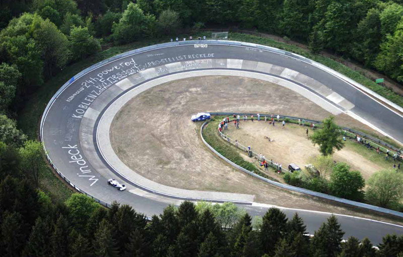Salvarea circuitului de la Nurburgring ar putea veni de la Bernie Ecclestone - Poza 1