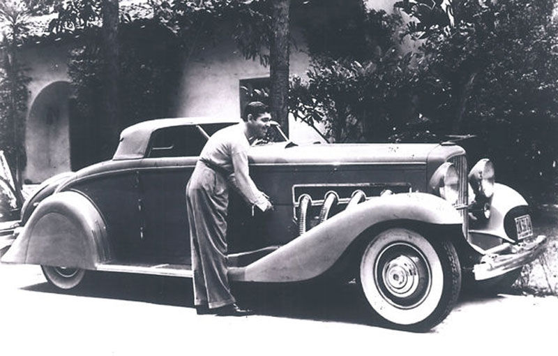 Maşina legendarului Clark Gable se va vinde pentru 9 milioane de dolari - Poza 1