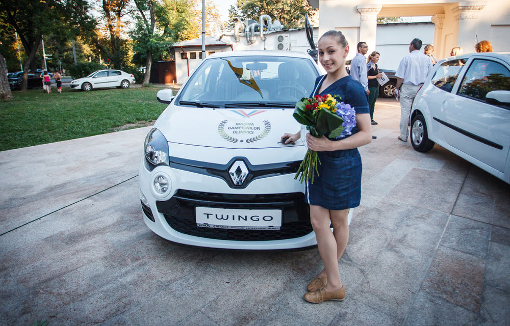 Renault România a premiat medaliații de la Olimpiadă cu 16 automobile - Poza 4
