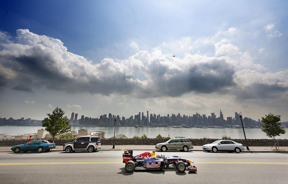 Red Bull Racing a dus monopostul de Formula 1 la New York - Poza 6