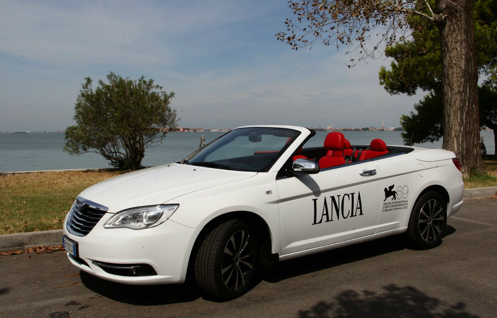 Lancia Flavia a primit o ediţie specială la Festivalul de Film de la Veneţia - Poza 1