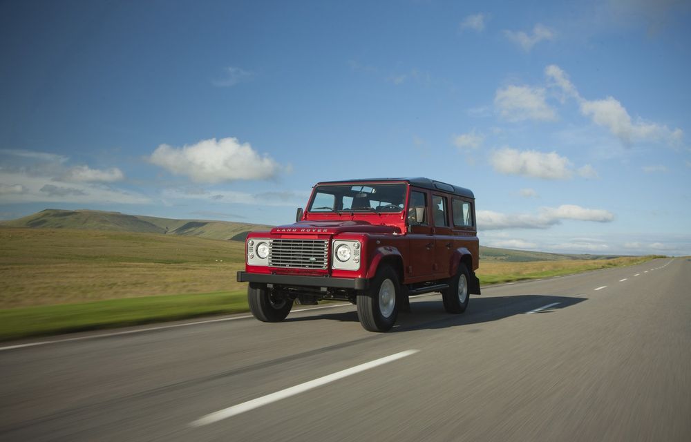 Land Rover Defender - noi retuşuri pentru bătrânul off-roader - Poza 2
