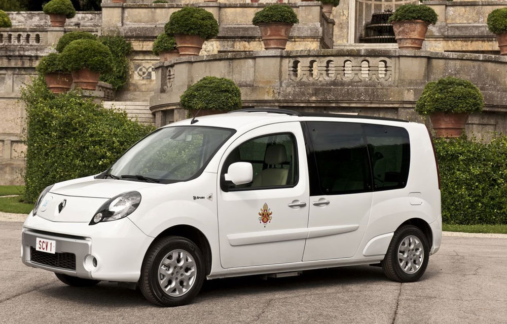 Renault i-a donat două Kangoo Maxi Z.E. Papei Benedict al XVI-lea - Poza 1