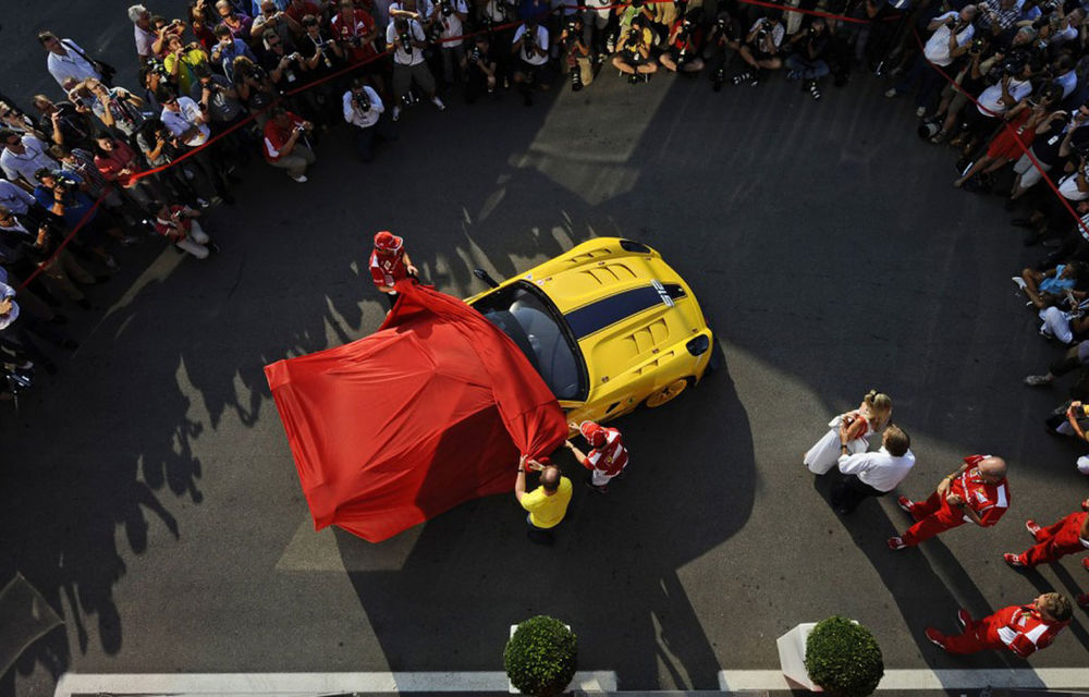 Un director Google a cumpărat Ferrari-ul 599XX Evoluzione licitat pentru victimele cutremurului din Italia - Poza 1