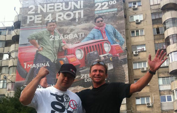 Vedetele emisiunii ”2 nebuni pe 4 roţi” s-au bucurat de off-road în România - Poza 1