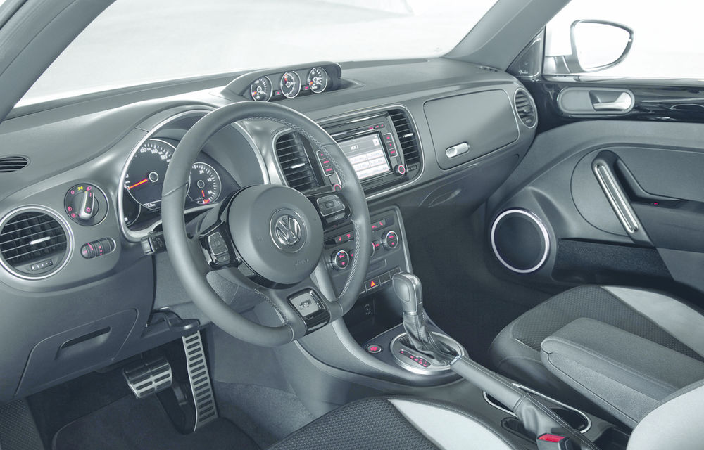 VW Beetle R-Line: pachete estetice de exterior şi interior pentru compacta germană - Poza 6