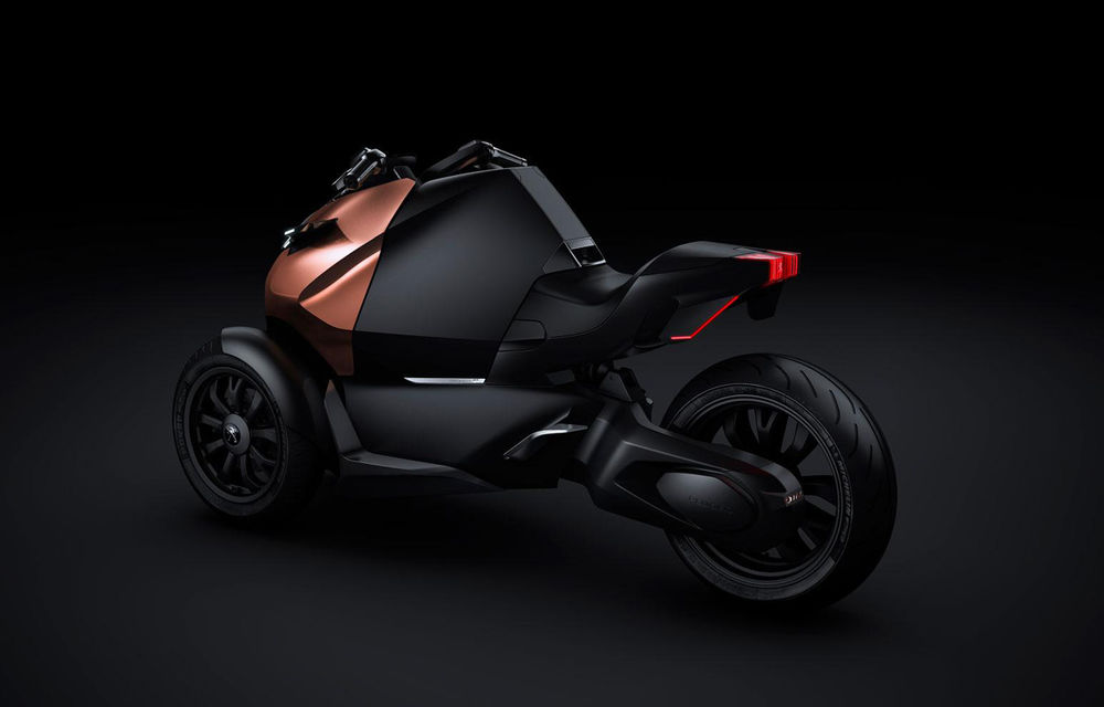 Peugeot Onyx Concept Scooter debutează la Paris alături de supercar-ul cu acelaşi nume - Poza 3