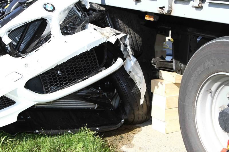 Pilot de teste de la BMW, implicat într-un accident grav cu un prototip - Poza 17