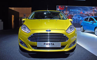 PARIS 2012: Aventuri la standurile Nissan și Ford