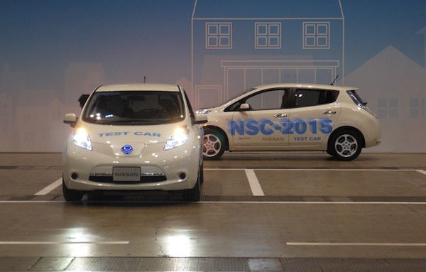 Nissan NSC-2015: maşina care îşi caută singură locul de parcare - Poza 2