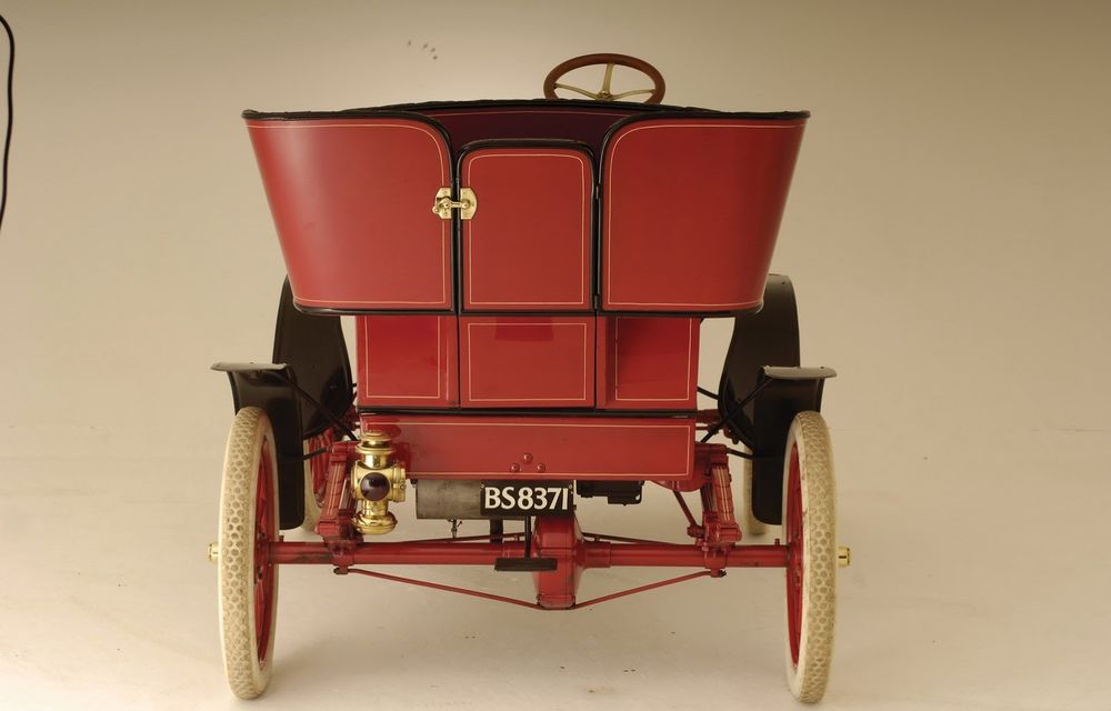 Cel mai vechi Ford din lume, un Model A din 1903, va fi vândut astăzi la licitaţie - Poza 4