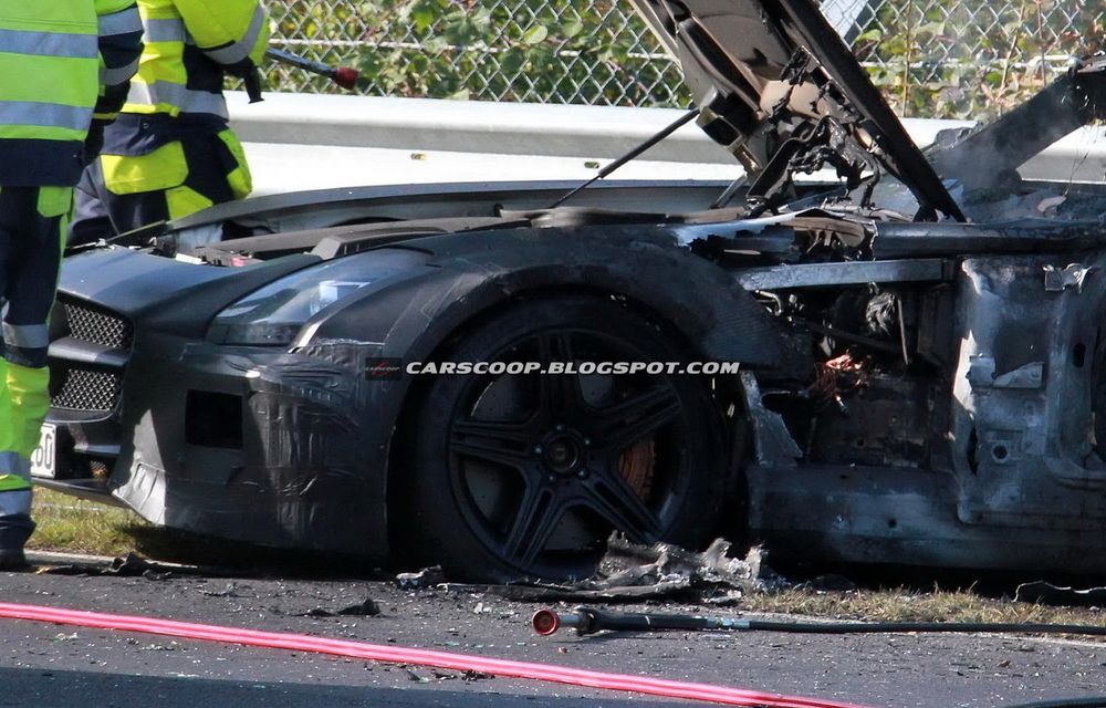 Un prototip Mercedes SLS AMG Black Series, incendiat pe Nurburgring - Poza 13
