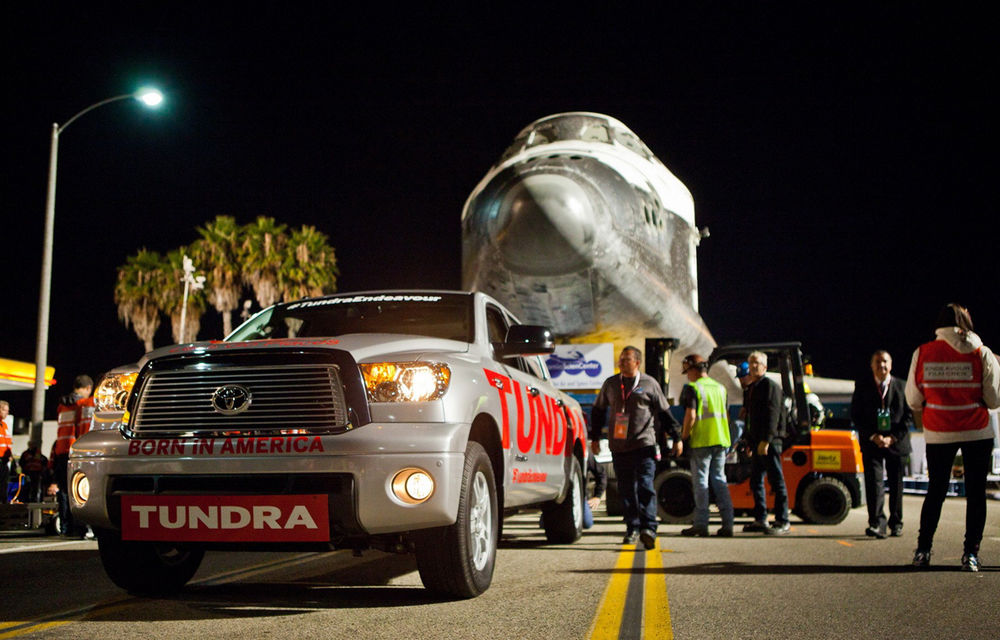 Toyota Tundra a remorcat naveta Endeavour pe ultimul ei drum - Poza 1