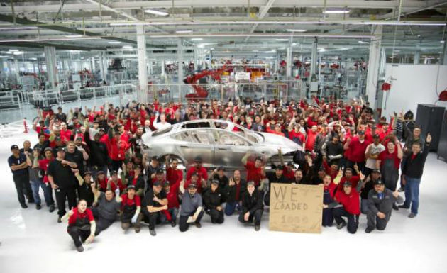 Tesla aniversează producţia a 1.000 unităţi Model S - Poza 1