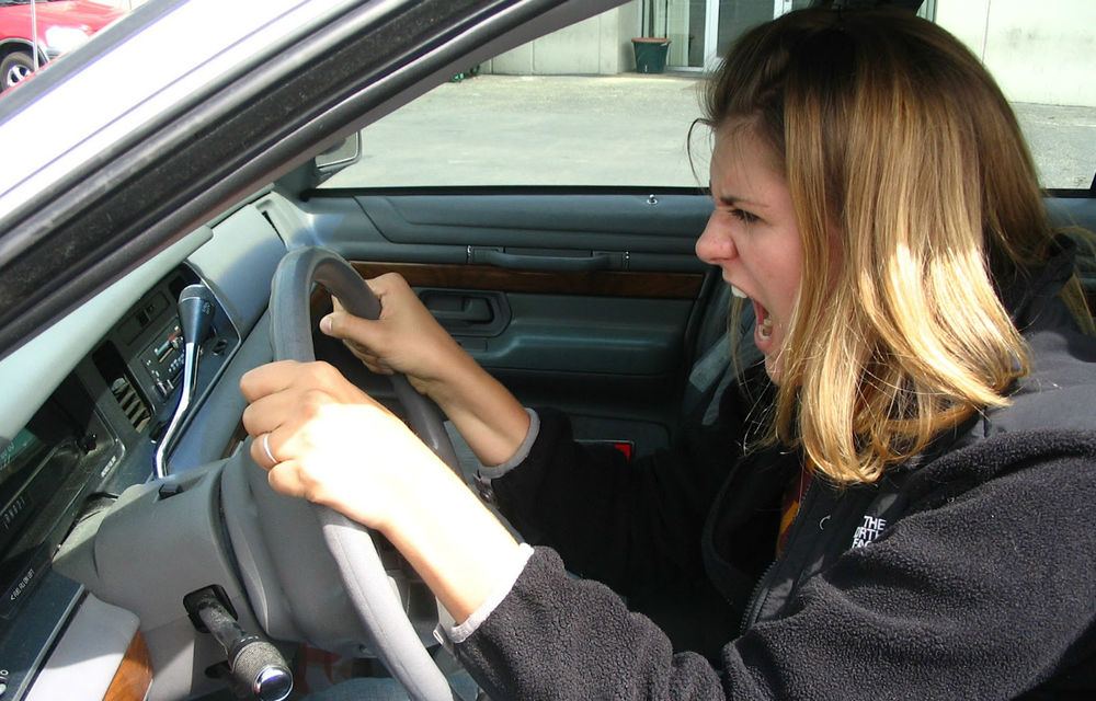 Studiu Goodyear: Şoferii tineri îşi varsă nervii la volan - Poza 1