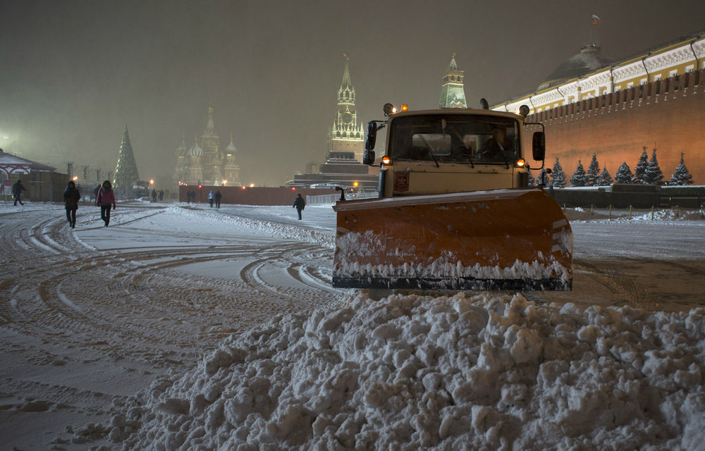 Rusia: Cea mai serioasă ninsoare din ultimii 50 de ani a provocat un ambuteiaj de 190 km lungime - Poza 1